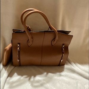 BIG CITY CONCEAL CARRY HANDBAG {TAN}